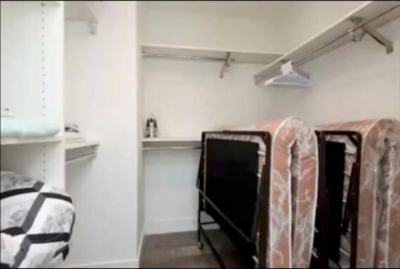 Beautiful 3 Bedroom High Rise With Pool, Hot Tub And Rooftop Views Los Angeles